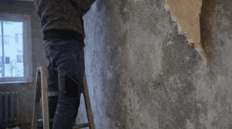 Decopertare tencuială și glet București