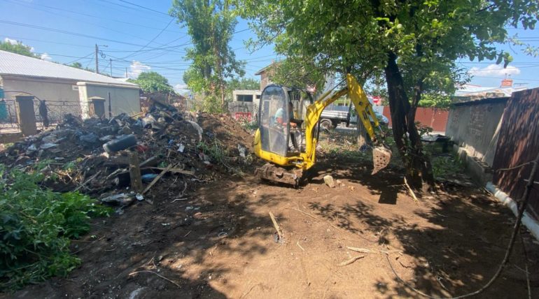 Transport moloz din demolări și renovări Otopeni